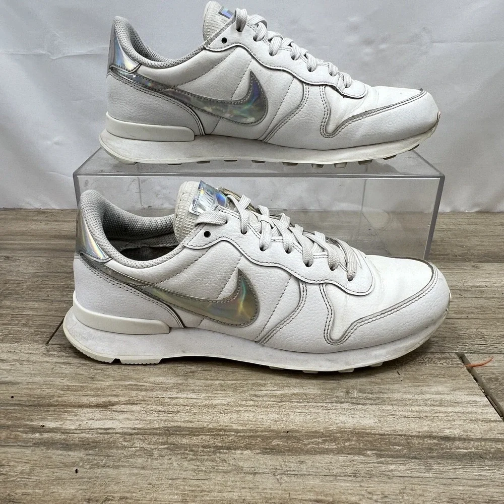 Nike Womens Internationalist SE CQ5427-100 White Casual Shoes Sneakers Size 6.5